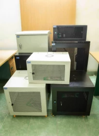 Tủ mạng FAMRACK 12UD400 treo tường  