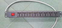 Ổ điện 19″, 08 ổ cắm 3 chấu đa dụng, Công tắc , có dây nguồn