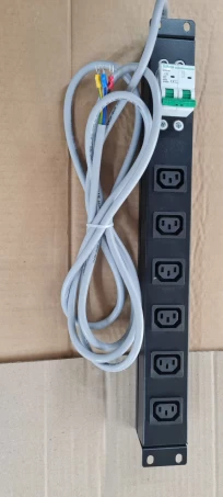 Ổ điện 19″, 06 ổ cắm chuẩn C13, MCB 2P 32A, có dây nguồn